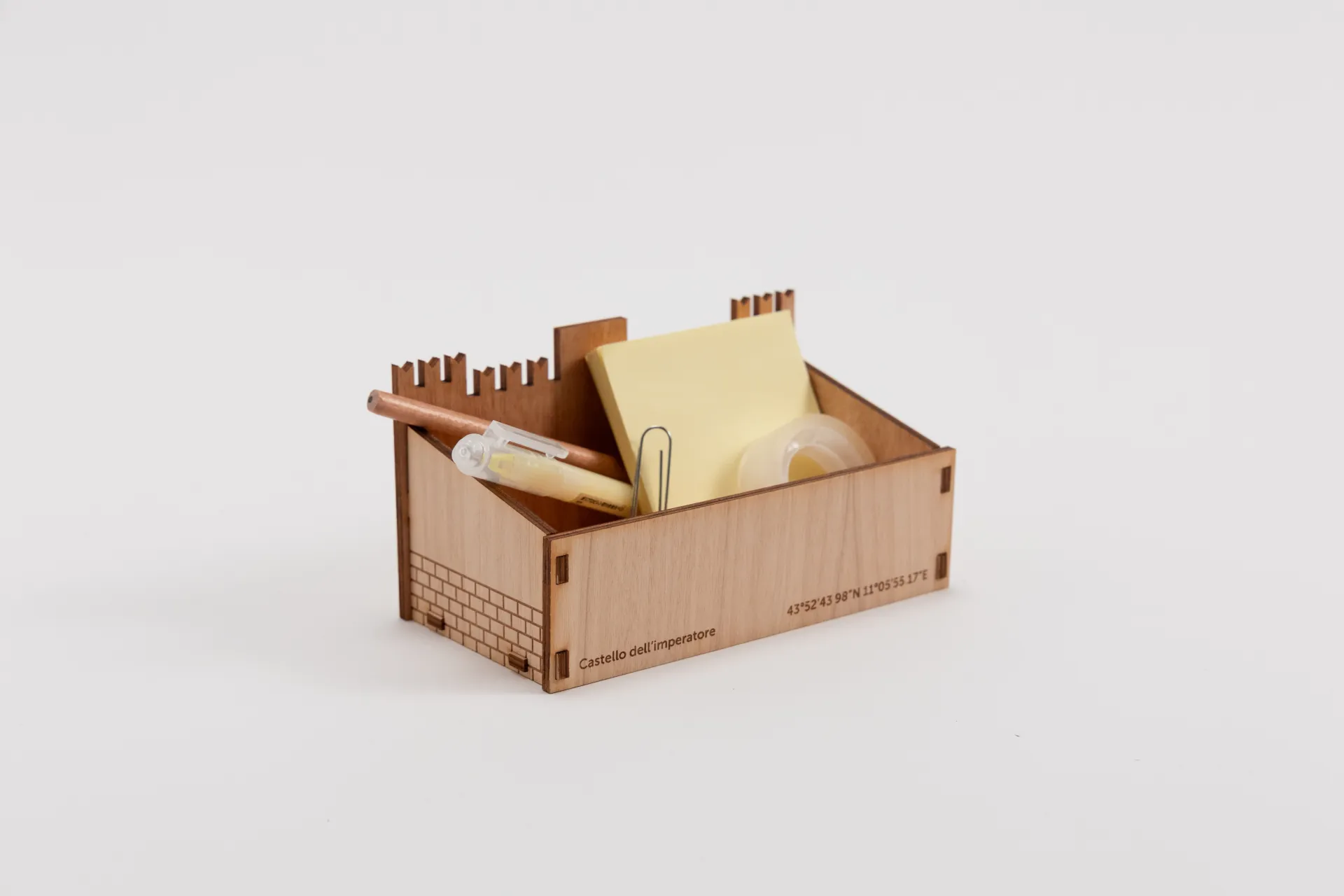 prato sul tavolo, design, immagine 13 di 14