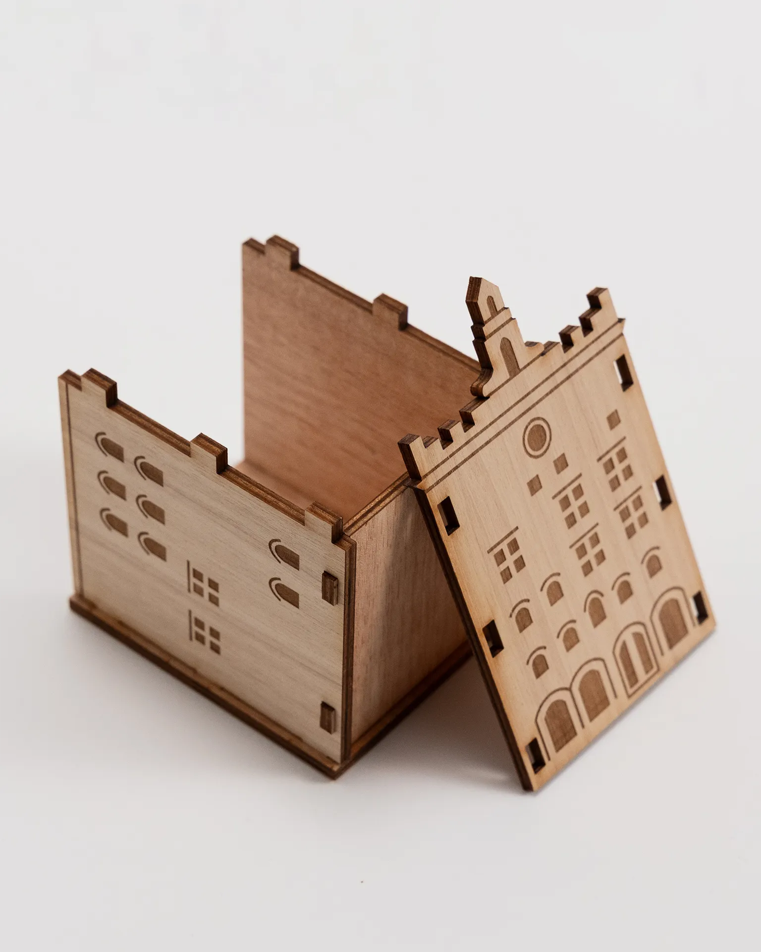 prato sul tavolo, design, immagine 4 di 14
